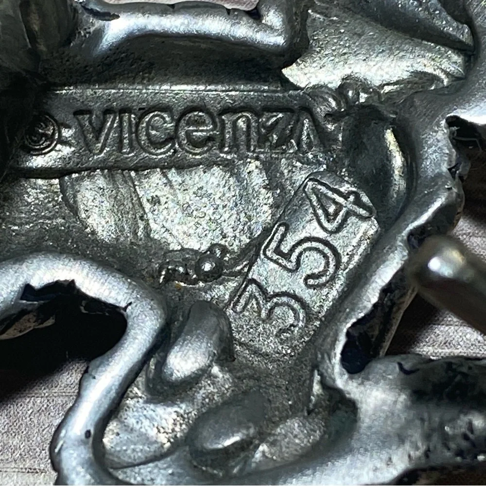 Vicenza silver tone frog buckle for kids belt,‎ see measurements on pics